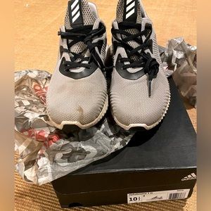 Adidas Alphabounce 1 Grey White Sneakers men's 10.5 in Box